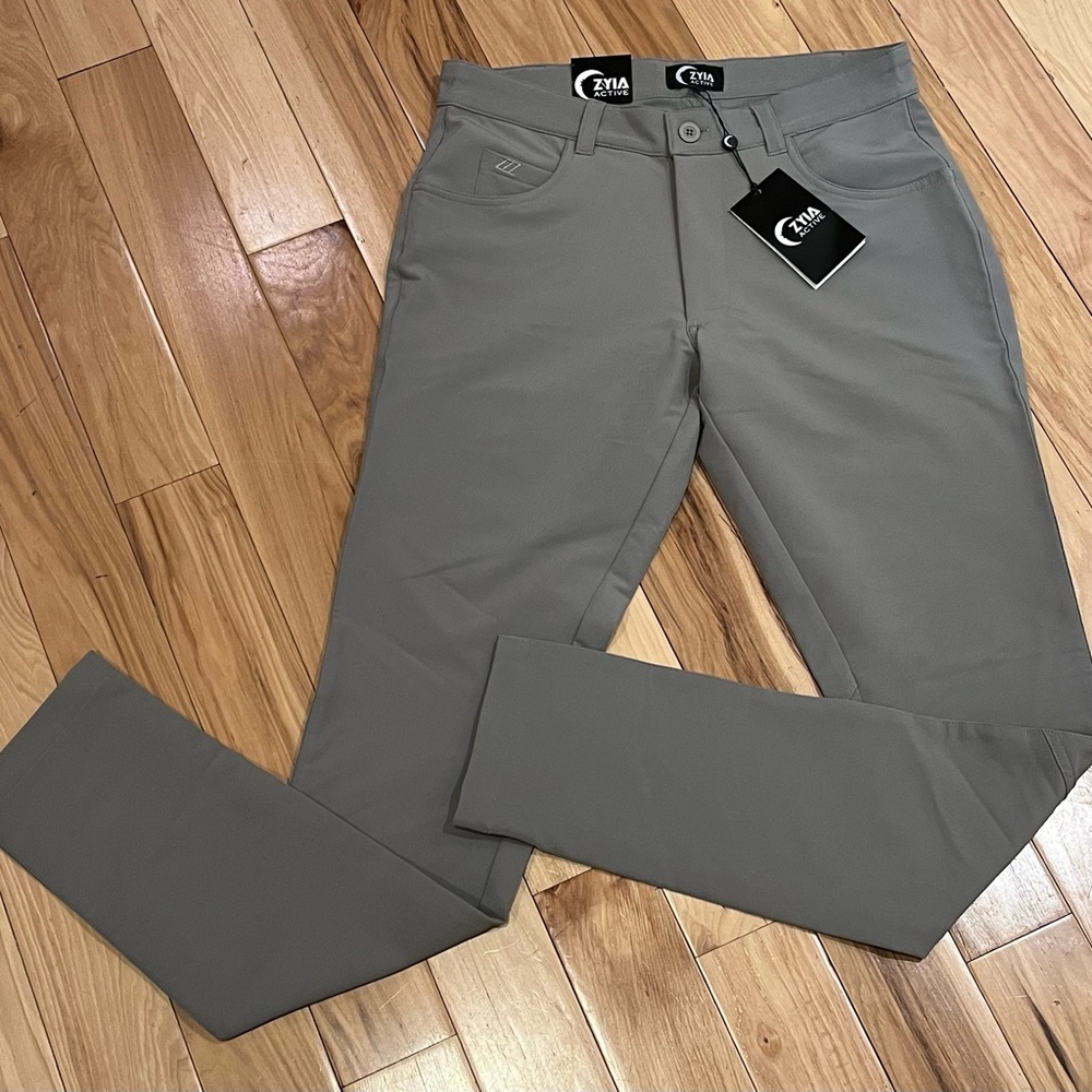 Zyia Active NWT Men’s light grey office chino pants 33” small